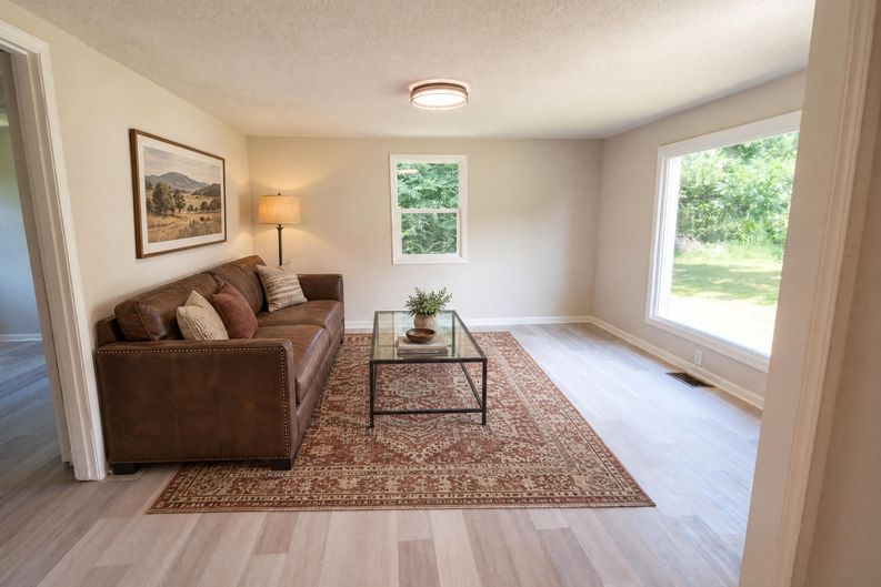 Photo 11 of 32 of 630 S Lee St, Batesburg, SC