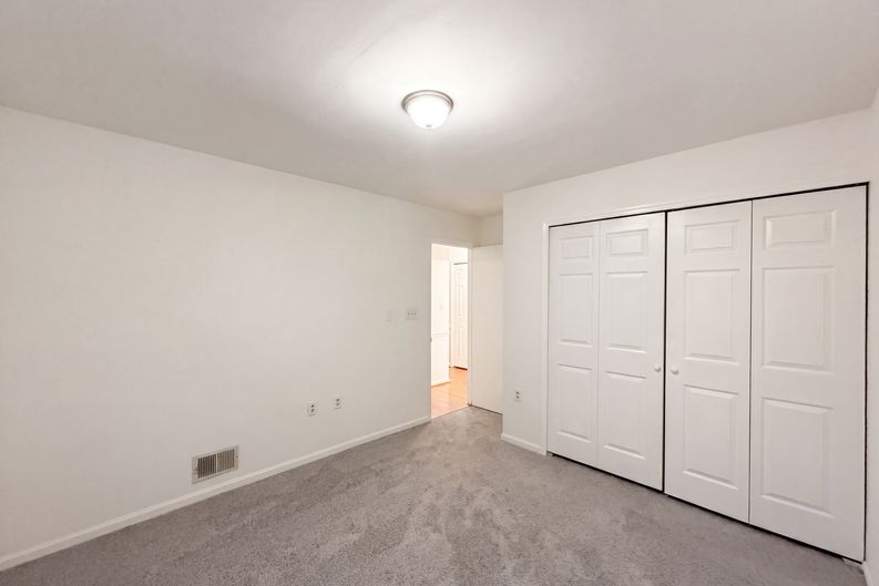 Photo 22 of 51 of 8947 Rosewood St, Manassas, VA