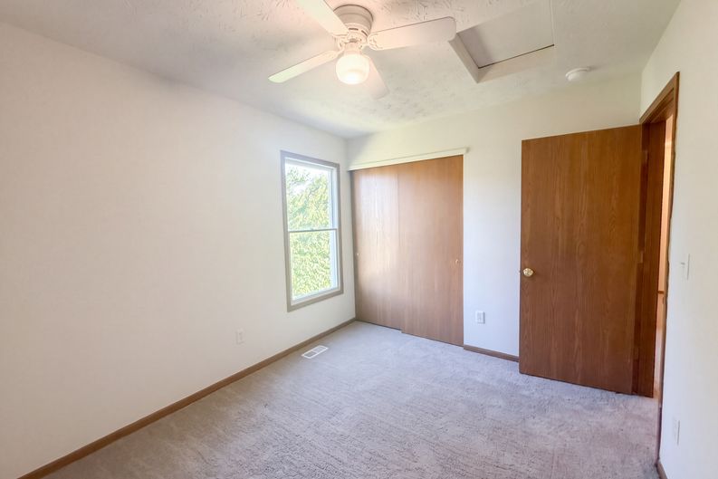 Photo 12 of 26 of 1150 Moneca St, Blacklick, OH