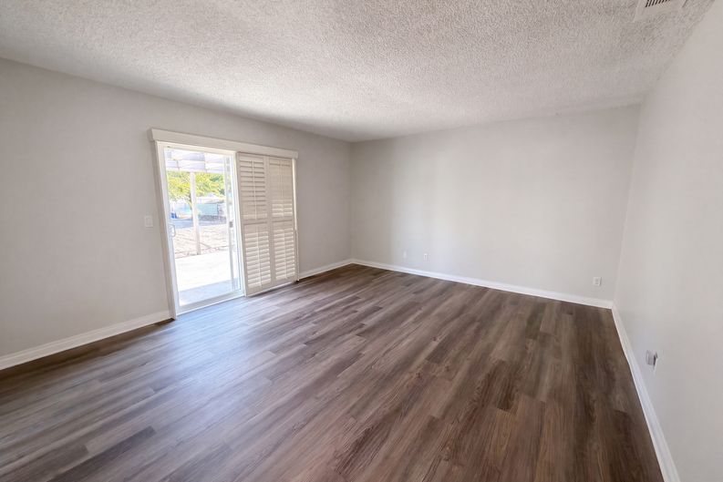Photo 3 of 21 of 26934 10th St, Highland, CA