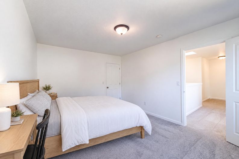 Photo 18 of 25 of 34050 SE Sturgeon St, Scappoose, OR
