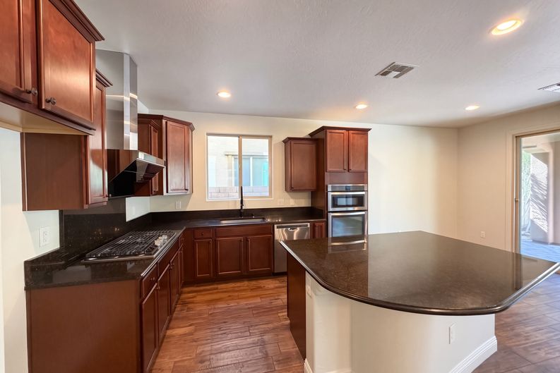 Photo 6 of 30 of 31 Berneri Dr, Las Vegas, NV