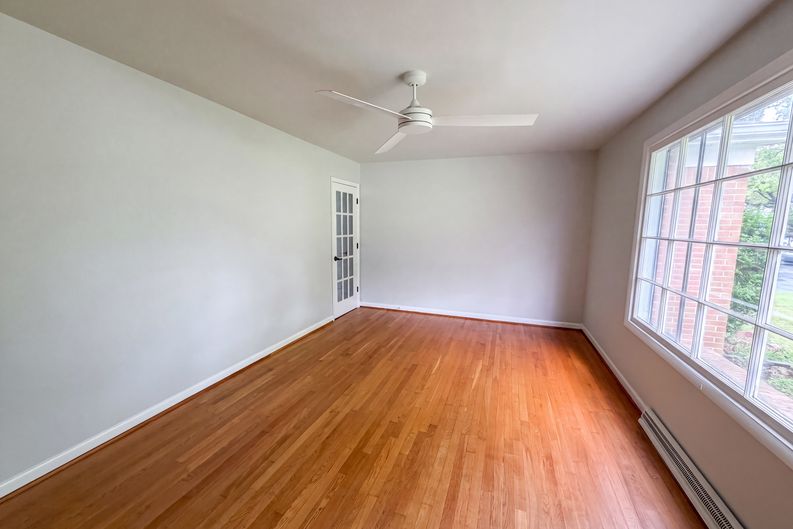 Photo 13 of 16 of 1016 Forestview Dr, Colonial Heights, VA