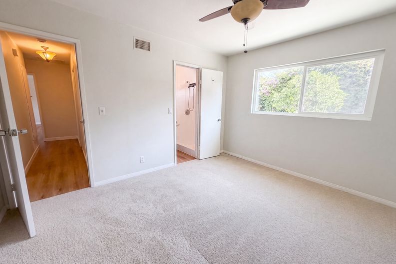 Photo 4 of 20 of 3924 Grandon Ave, San Marcos, CA