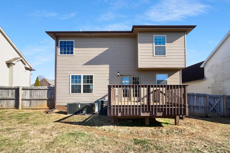 Photo 23 of 26 of 1450 Raven Rd, Clarksville, TN