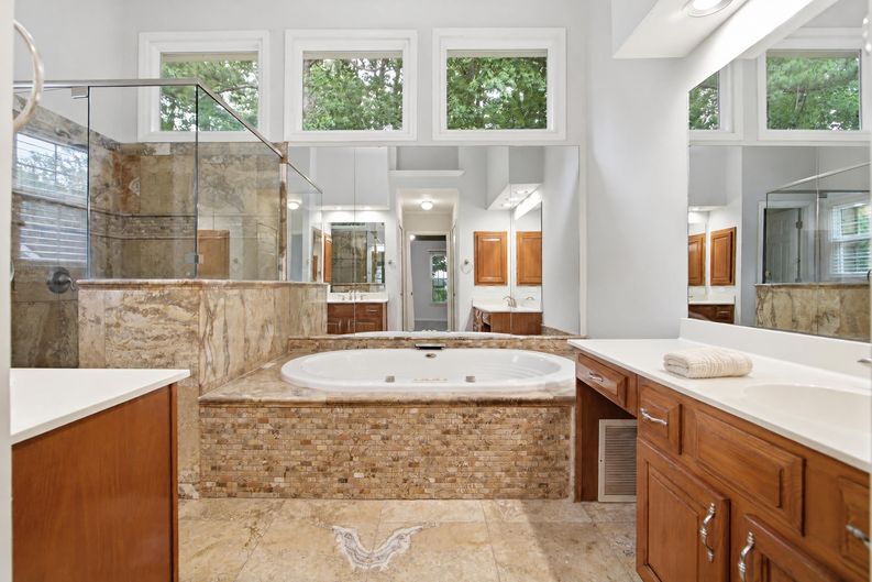 Photo 32 of 47 of 11715 Dunhill Place Dr, Johns Creek, GA