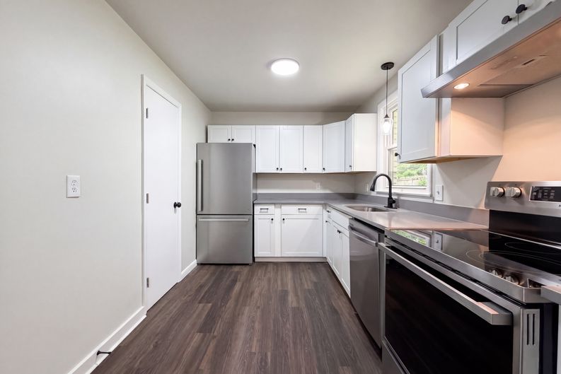 Photo 9 of 18 of 724 Woodmere Dr, Nashville, TN