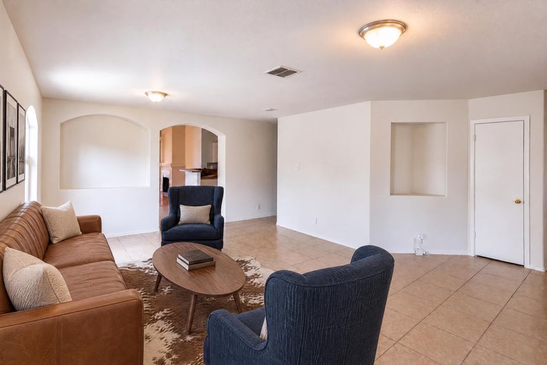 Photo 10 of 17 of 16712 Shipshaw River Dr, Leander, TX