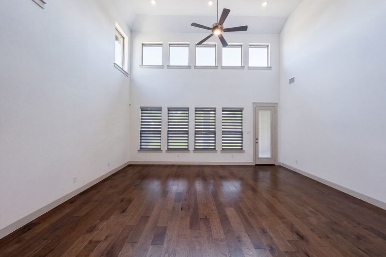 Photo 8 of 28 of 9694 Brackenfield Ln, Frisco, TX
