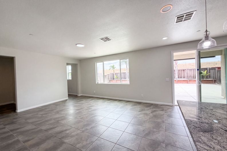 Photo 3 of 32 of 1519 Sycamore Dr, Oakley, CA