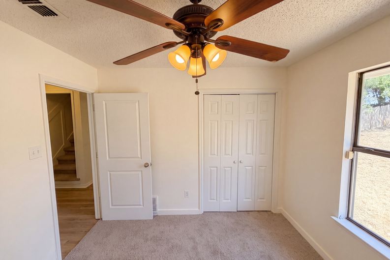 Photo 8 of 19 of 6612 Lakeside Dr, Lake Worth, TX