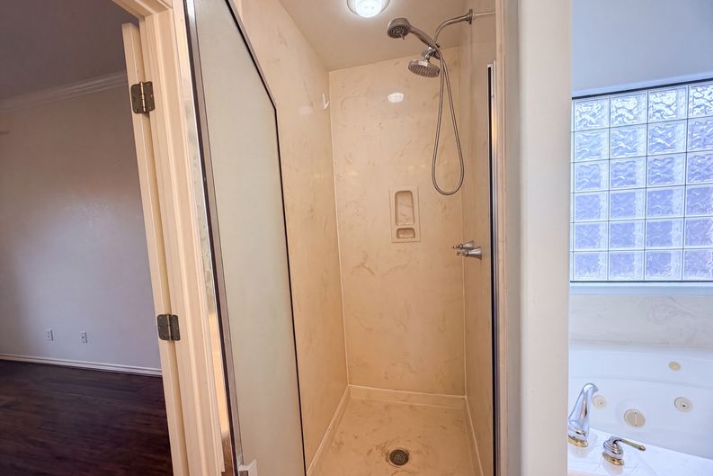 Photo 8 of 53 of 14925 Beal Dr, Corpus Christi, TX