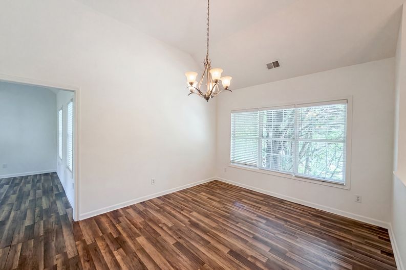 Photo 6 of 22 of 3912 McGuire Way NW, Kennesaw, GA