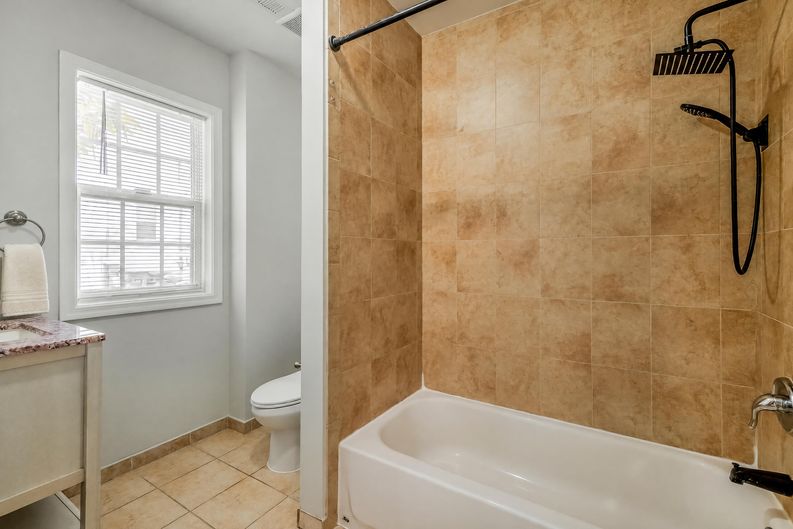 Photo 10 of 20 of 4933 Lee St NE, Washington, DC