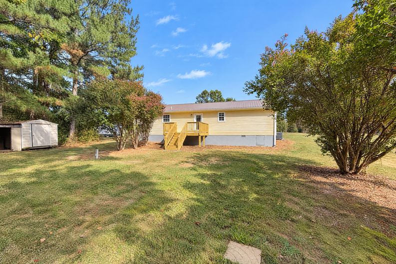 Photo 17 of 19 of 45 Wheat St, Chatsworth, GA