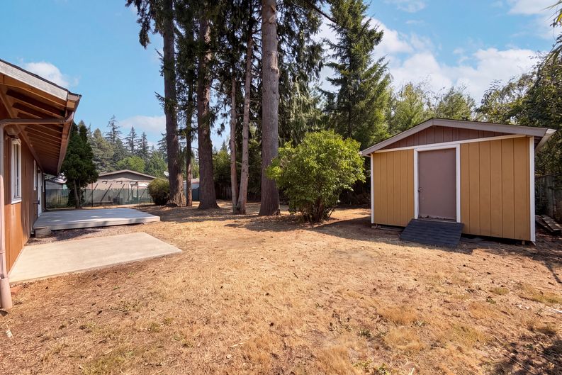 Photo 16 of 17 of 5216 SE 132nd Ave, Portland, OR