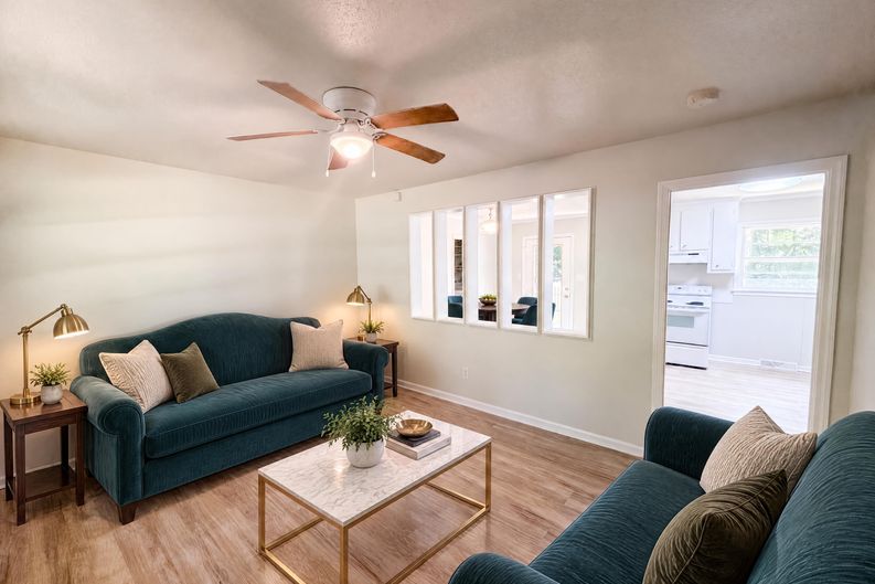 Photo 3 of 17 of 6220 Paylor St, Mebane, NC