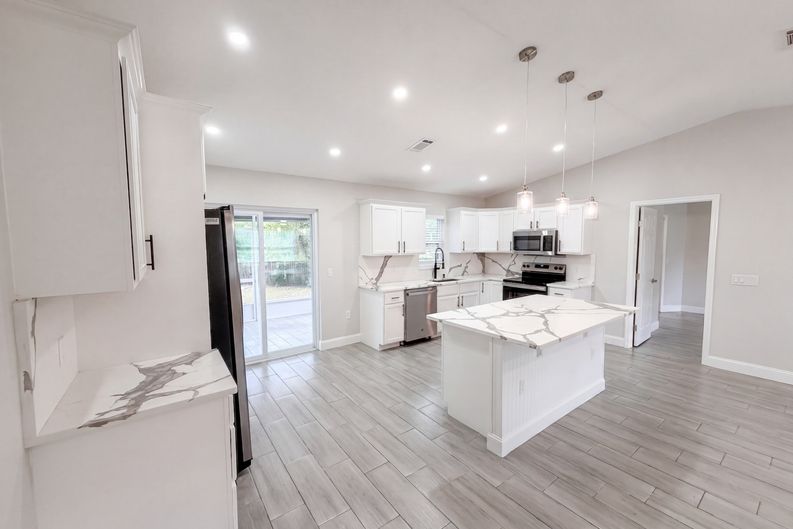 Photo 21 of 37 of 8165 Ridge Rd, Weeki Wachee, FL