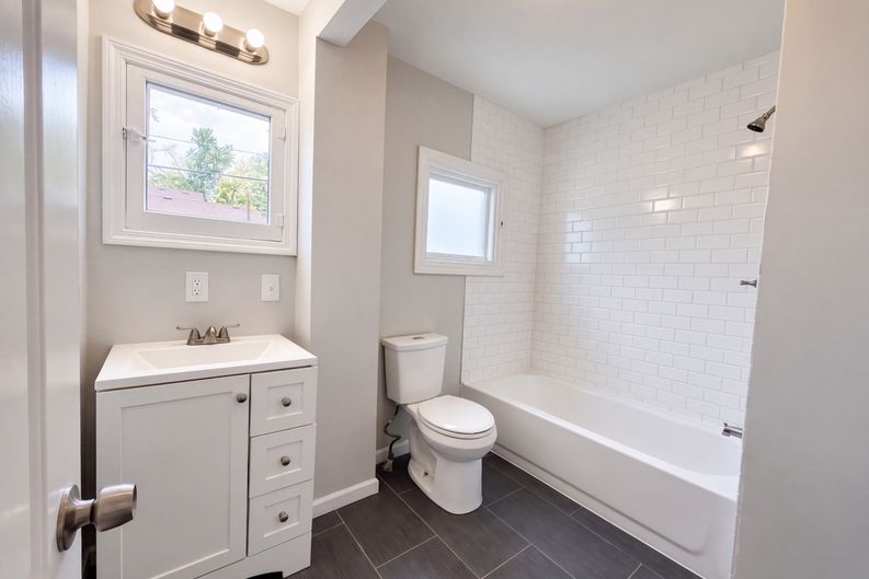 Photo 9 of 18 of 2224 Markese Ave, Lincoln Park, MI