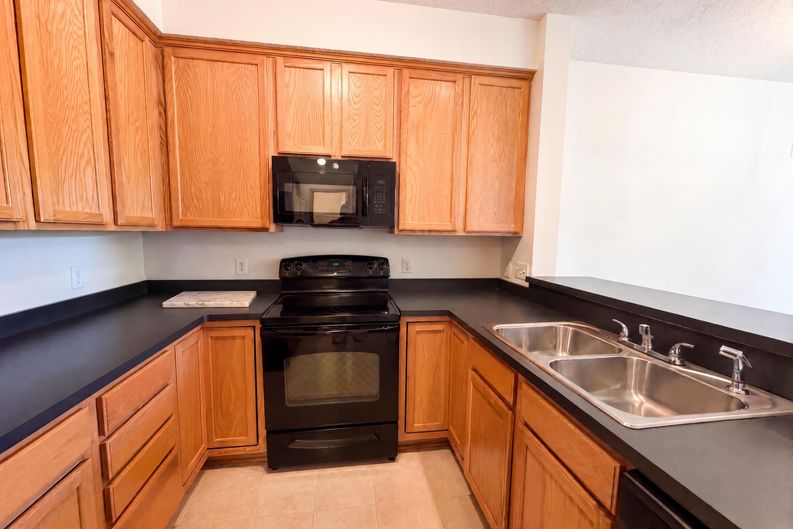 Photo 10 of 25 of 7231 Jewel Ln N, Maple Grove, MN
