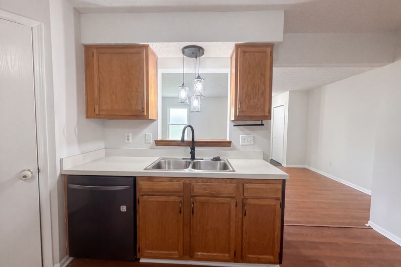 Photo 7 of 32 of 1618 Saddlebrook Dr, Heath, OH