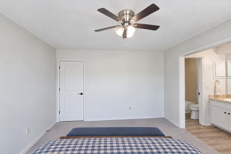 Photo 10 of 33 of 2120 Lazy Brook Trl, Edmond, OK