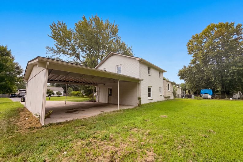 Photo 22 of 25 of 324 Woodale Dr, Clarksville, TN
