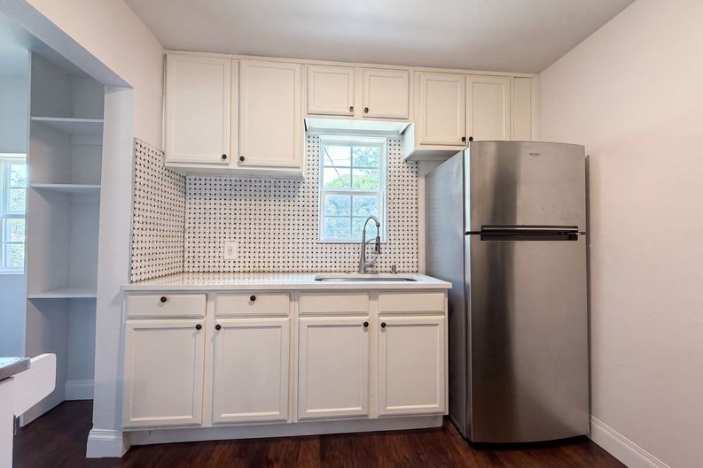 Photo 8 of 17 of 2832 Avenue I, Fort Worth, TX