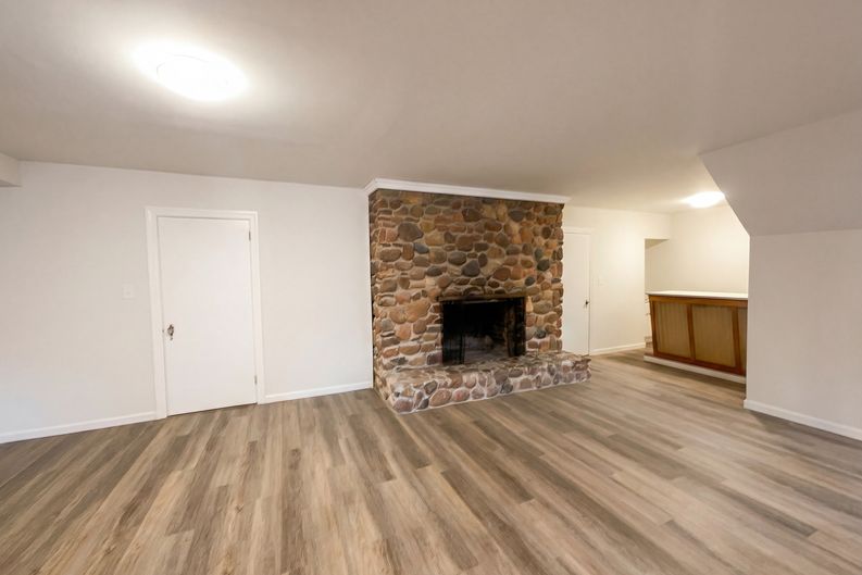 Photo 8 of 21 of 207 Gleneagles Rd E, Statesville, NC