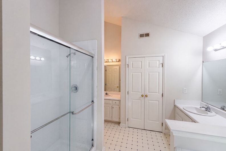 Photo 14 of 17 of 6113 Remington Lake Dr, Raleigh, NC