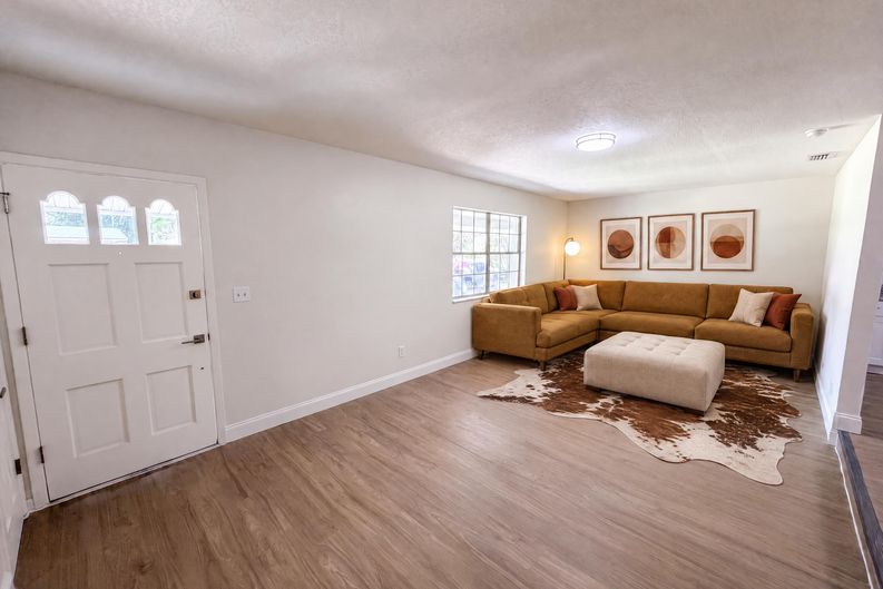 Photo 6 of 23 of 585 Hewett Dr, Orlando, FL