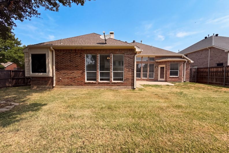 Photo 5 of 31 of 1221 Old Oak Trl, Flower Mound, TX