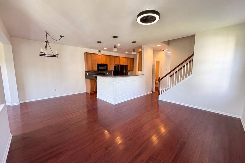 Photo 3 of 20 of 9006 Parlor Dr, Ladson, SC