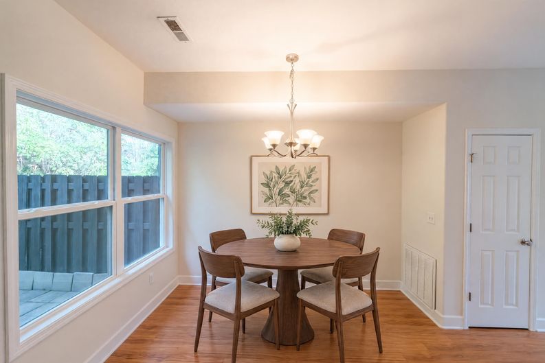 Photo 8 of 22 of 2043 Pinecrest Dr, Nashville, TN