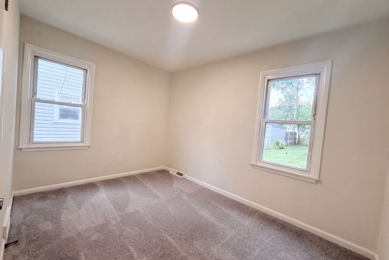 Photo 9 of 40 of 24346 Lehigh St, Dearborn Heights, MI