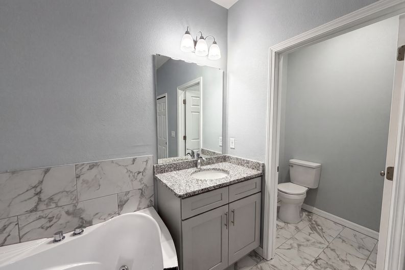 Photo 22 of 27 of 1013 W 11th St, Sanford, FL