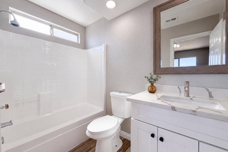 Photo 11 of 21 of 16960 Sorrento Ln, Victorville, CA