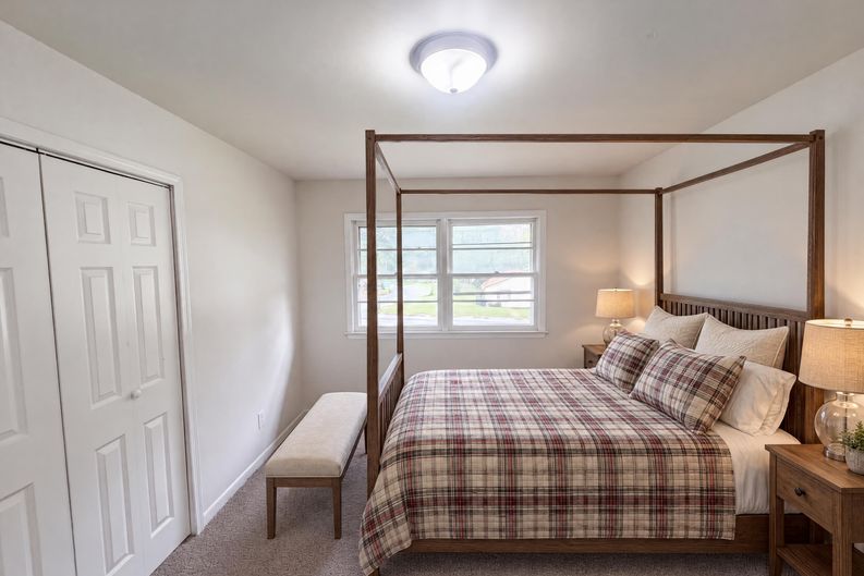 Photo 15 of 26 of 1502 W Meadowview Rd, Greensboro, NC