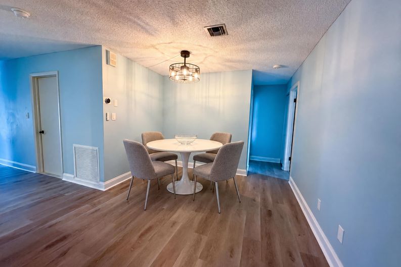 Photo 16 of 21 of 9605 NW 81st St, Tamarac, FL