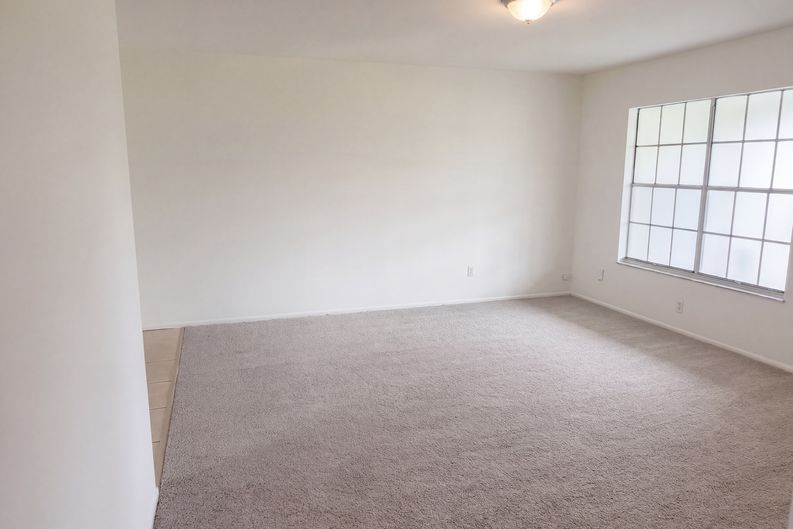 Photo 10 of 21 of 1832 SE Wexford Ct, Port Saint Lucie, FL