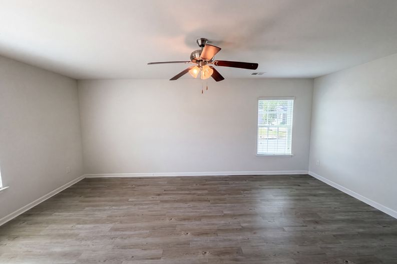 Photo 7 of 28 of 6800 Olivia Ct, Whitsett, NC