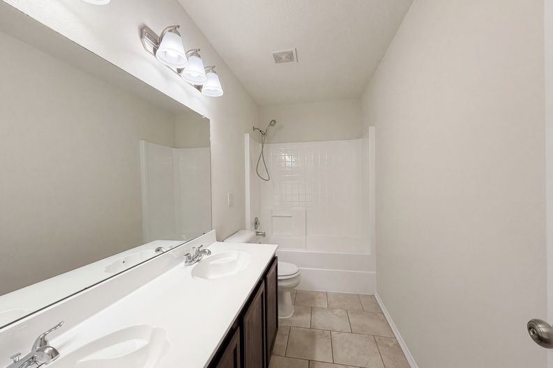 Photo 16 of 30 of 2501 Avalon Creek Way, McKinney, TX