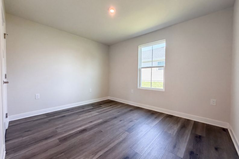 Photo 7 of 18 of 8680 Kenridge Ln, Fuquay Varina, NC