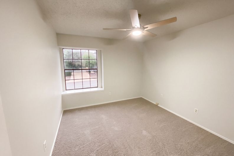 Photo 15 of 22 of 7724 Benbrook, San Antonio, TX