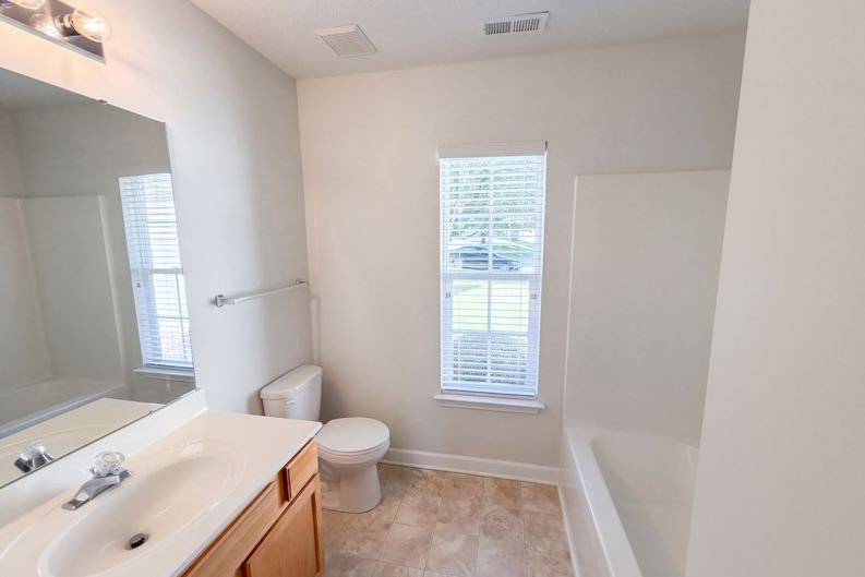 Photo 19 of 25 of 11344 Pointer Ridge Dr, Charlotte, NC