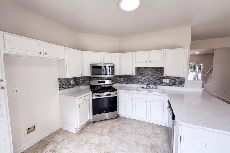 Photo 6 of 27 of 409 Timber Gate Dr, Lawrenceville, GA