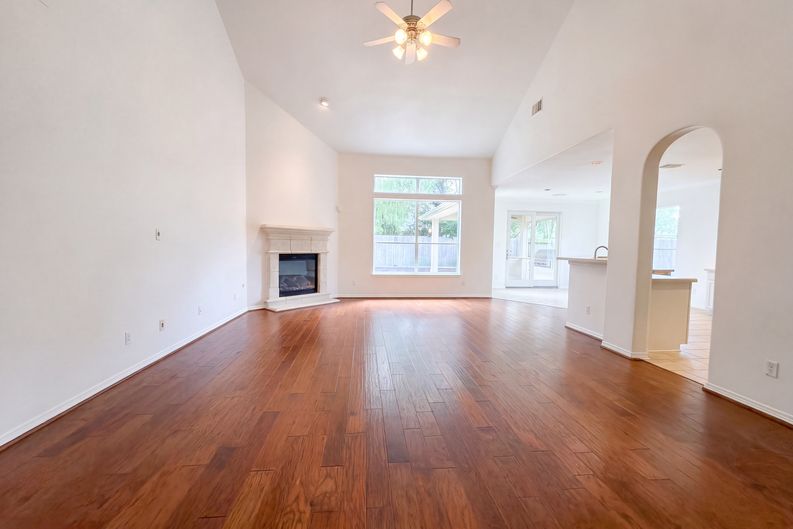 Photo 3 of 40 of 25719 Shady Spruce Ln, Katy, TX