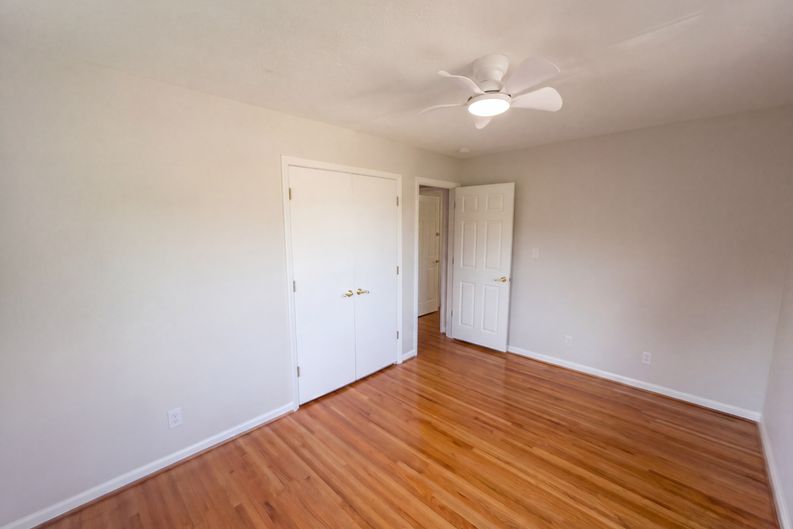 Photo 20 of 41 of 1030 McLaughlin Dr, Charlotte, NC
