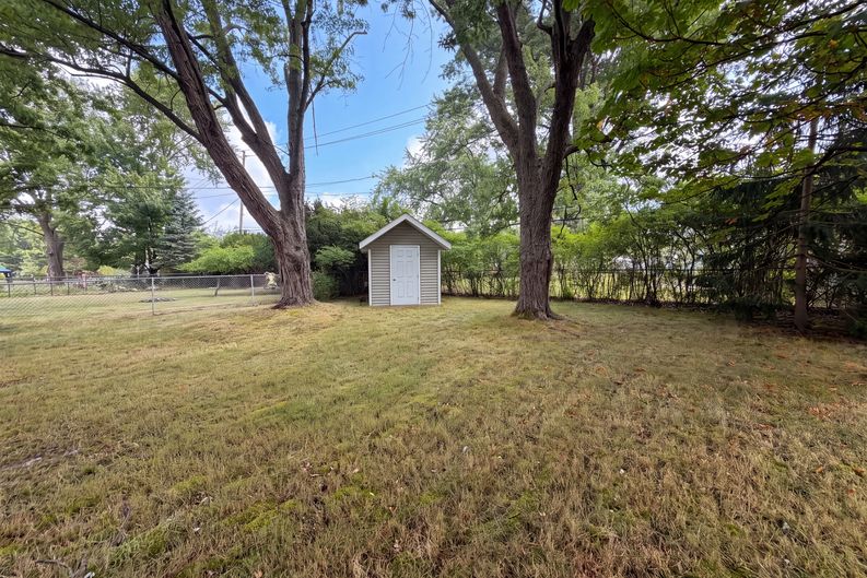 Photo 20 of 24 of 971 Learidge Rd, Cleveland, OH