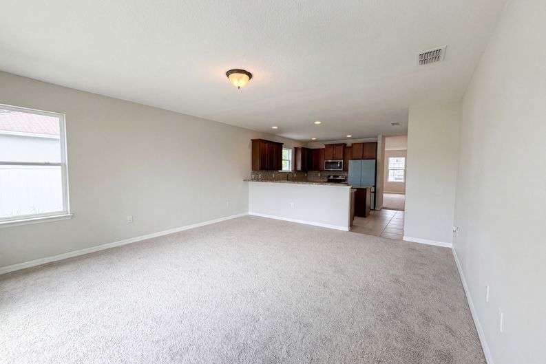 Photo 9 of 22 of 4876 Grassy Knoll Dr, Tavares, FL